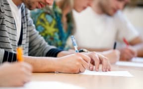 Auckland University is to set higher English entrance requirements.