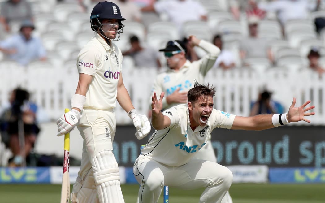 Tim Southee puts in a long and loud appeal for LBW after hitting Rory Burns.