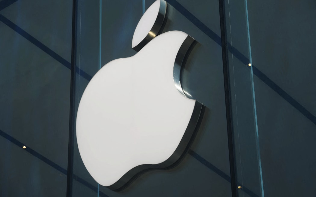 The logo of Apple Inc is being shown in Hangzhou, China, on August 6, 2024. (Photo by Costfoto/NurPhoto) (Photo by CFOTO / NurPhoto / NurPhoto via AFP)