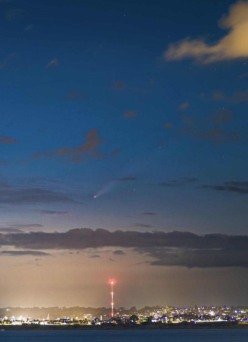 C/2023 A3 is seen over Te Atatu, Auckland on 16 October.