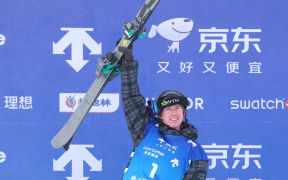 Finley Melville Ives salutes after winning the men's freeski halfpipe at the FIS World Cup event in Secret Garden, China.
Credit Li Runsheng / FIS Park & Pipe