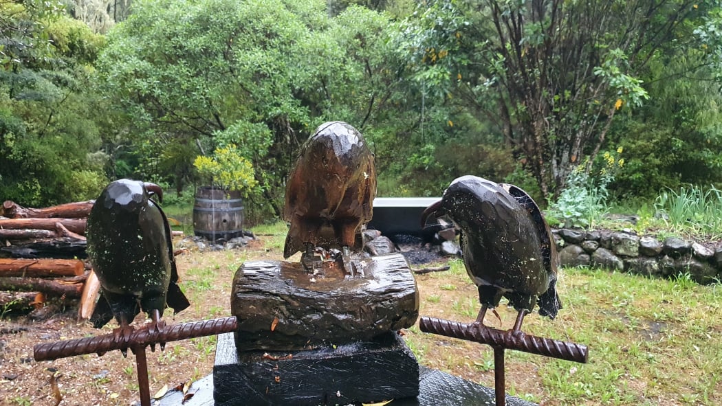 Bird art in the Aorangi ranges