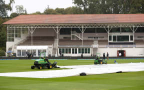 The block and run-ups are covered at University Oval.