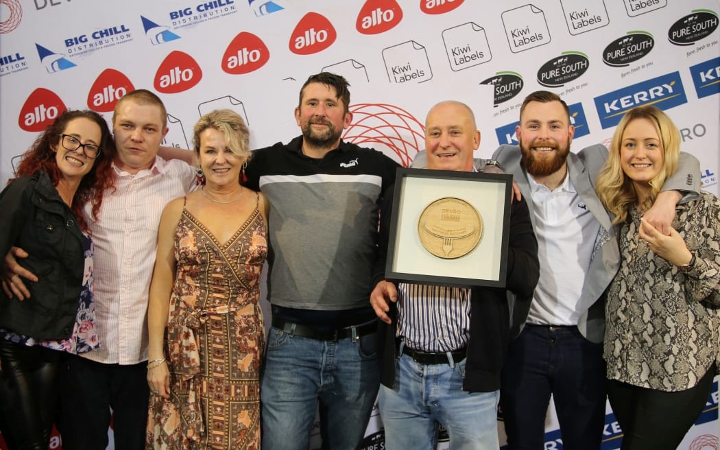 David Rossiter (centre right), Glenn Mckendry (centre left)  from Westmere Butchery