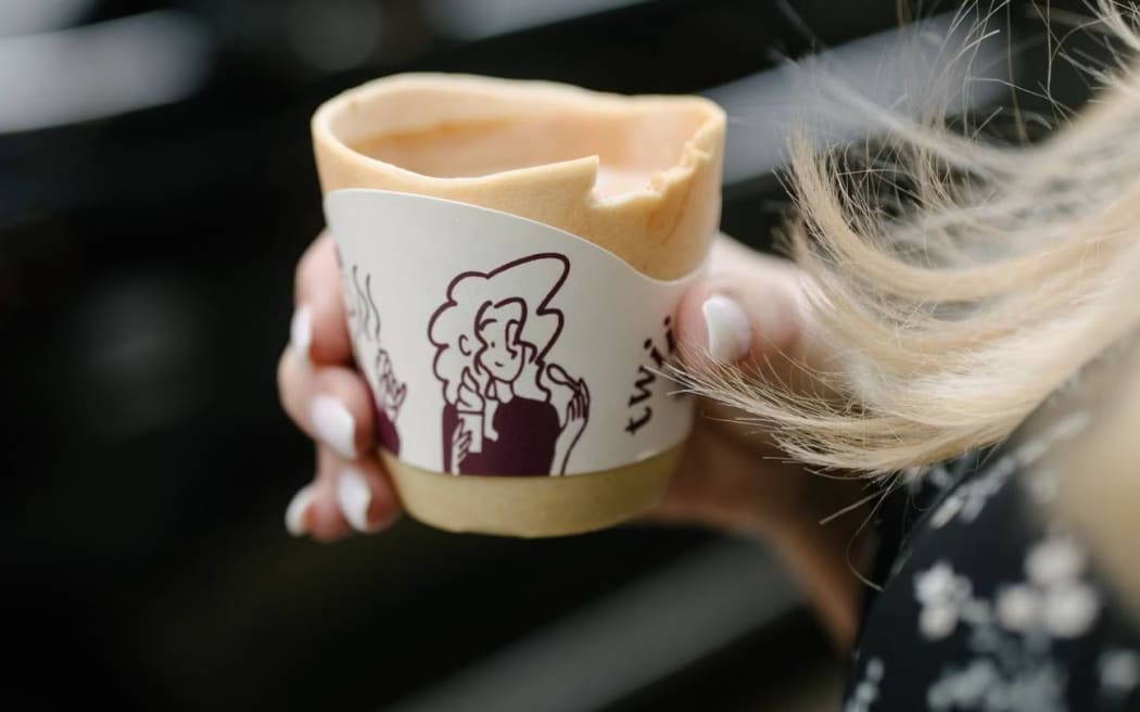 An all-natural edible cup designed by the NZ company twiice