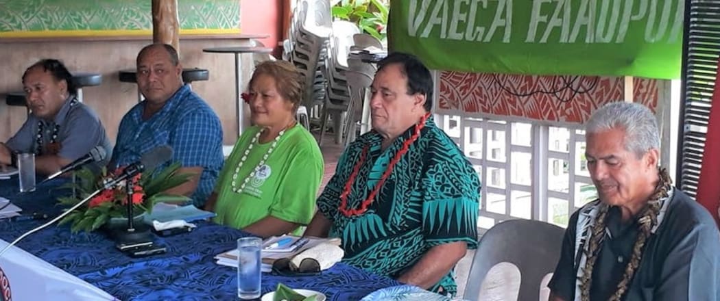 Samoa First Leader, Unasa Iuni Sapolu, (middle), and SNDP party leader and former MP, Valasi Togamaga Tafito (2nd from right)