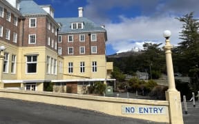 The Chateau Tongariro closed at the beginning of 2023.  Photographed more than two years later it was showing signs of decay in October 2025.