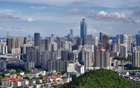 Guangzhou Baiyun Mountain overlooks the Tianhe Pearl River New City cityscape