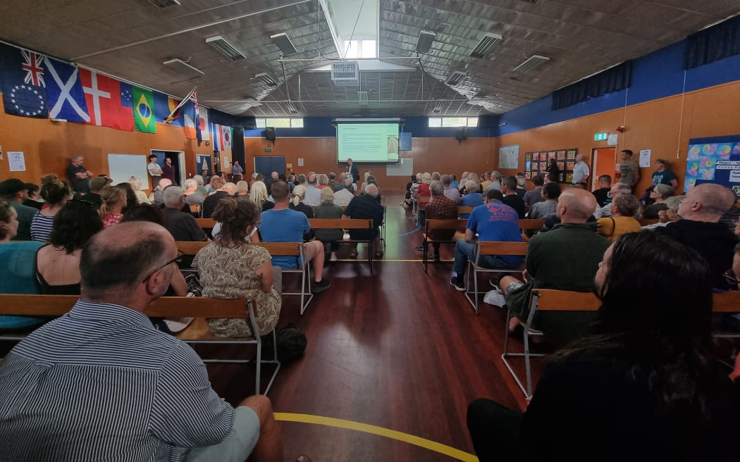 Parents for Active Transport Atawhai protest meeting over speed limits