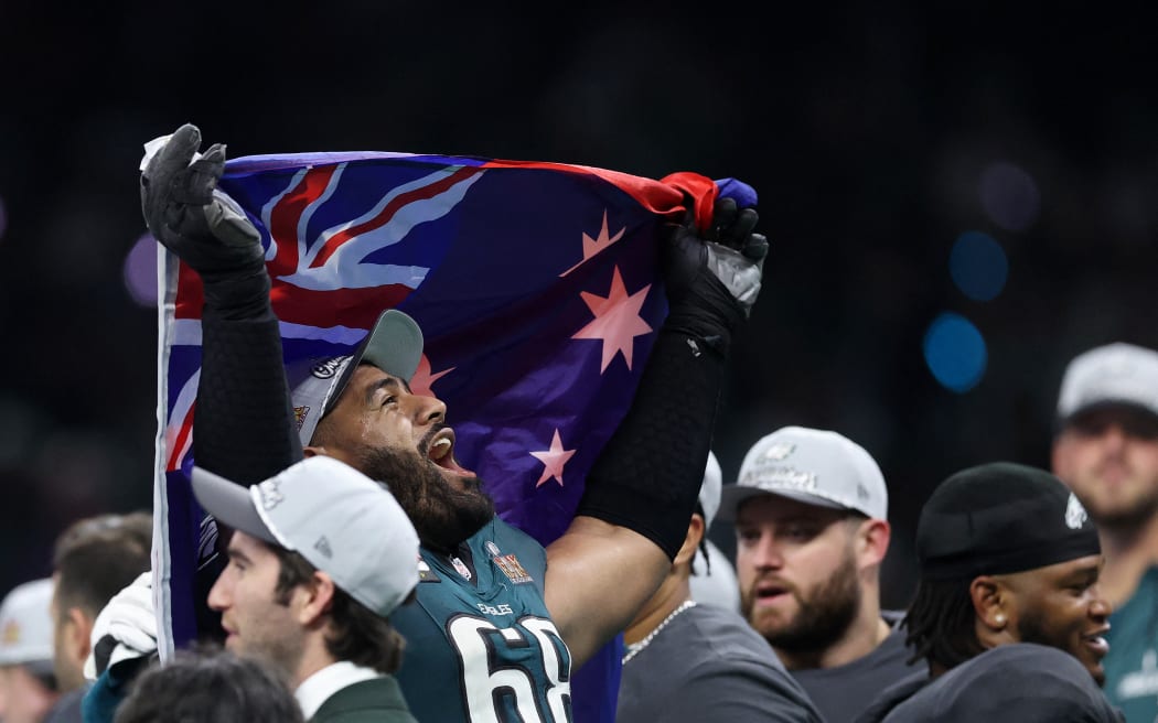 NEW ORLEANS, LOUISIANA - FEBRUARY 09: Jordan Mailata #68 of the Philadelphia Eagles celebrates after beating the Kansas City Chiefs 40-22 to win Super Bowl LIX at Caesars Superdome on February 09, 2025 in New Orleans, Louisiana.   Emilee Chinn/Getty Images/AFP (Photo by Emilee Chinn / GETTY IMAGES NORTH AMERICA / Getty Images via AFP)