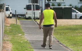 It's a new year, but the same struggles for Auckland man Gary Cash.