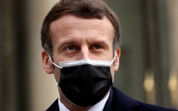 French President Emmanuel Macron speaking to media at the arrival of  Portuguese Prime minister António Costa for a working lunch on 16 December.