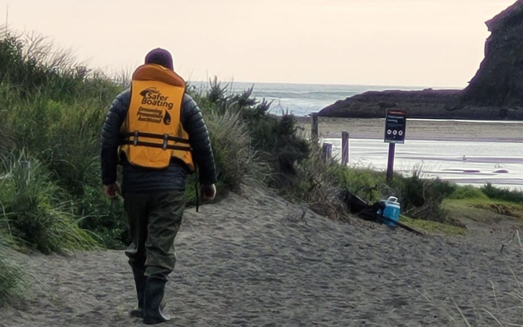 Drowning Prevention Auckland says there are a number of safety measures those fishing off the rocks can take such as going with a friend and knowing how to float.