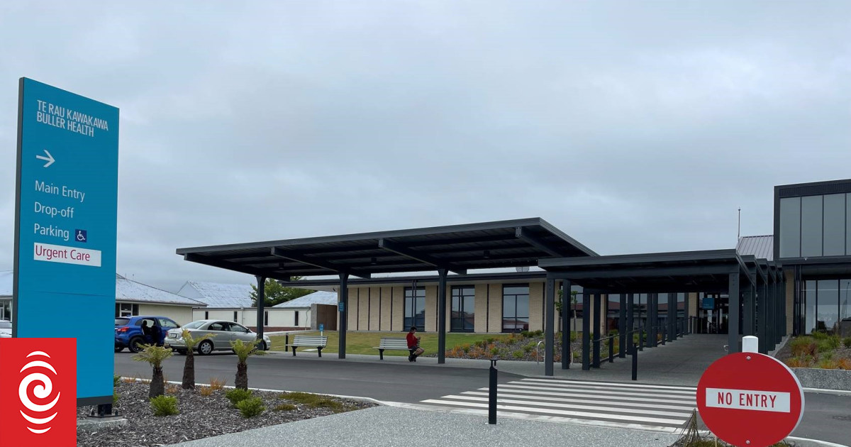 Westport hospital admissions close again