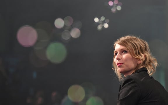 Former US soldier, whistleblower, transgender Chelsea Manning speaks at the digital media convention "re:publica" in Berlin, on May 2, 2018. / AFP PHOTO / Tobias SCHWARZ