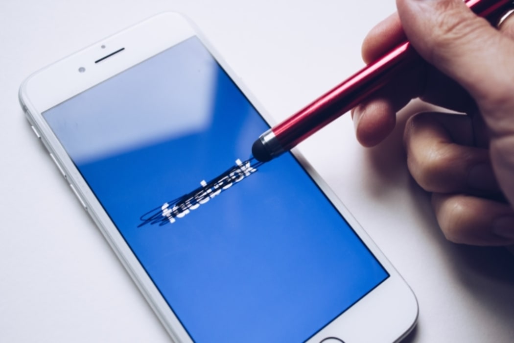 Delete Facebook