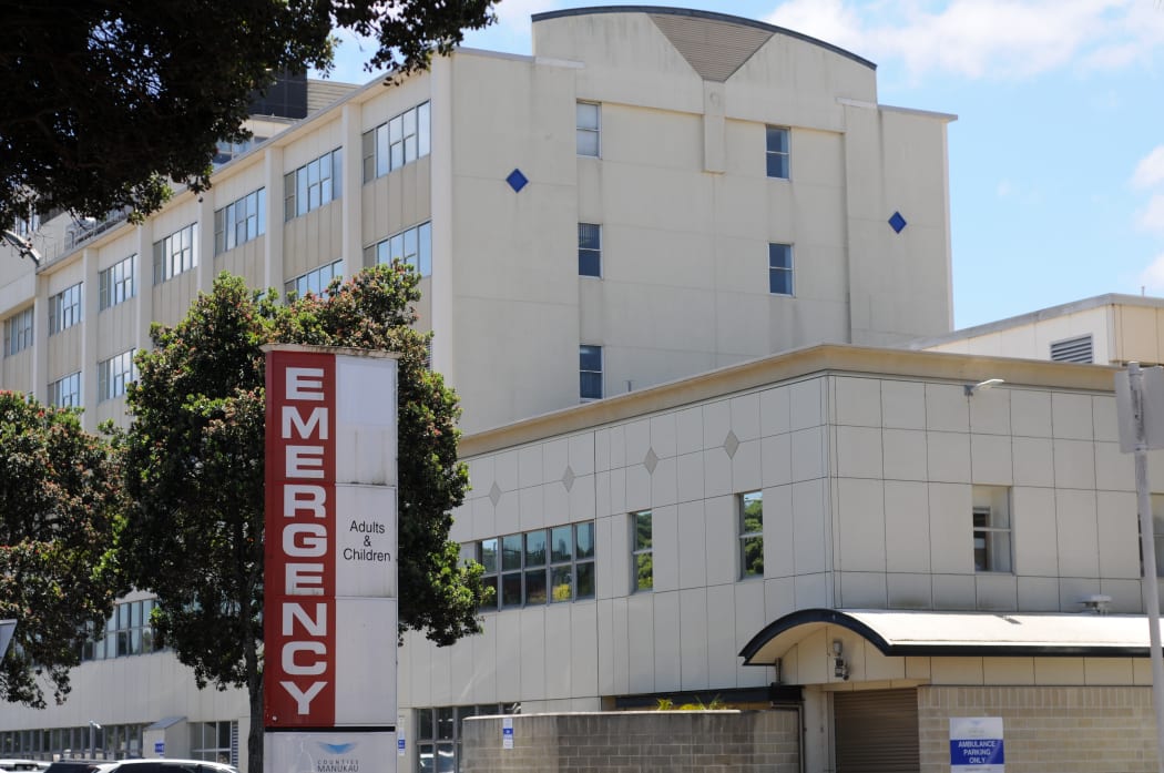 A healthcare worker from Middlemore Hospital’s emergency department says the number of staff being scratched from rosters daily is a serious concern as it is already under serious pressure due to staffing shortages.