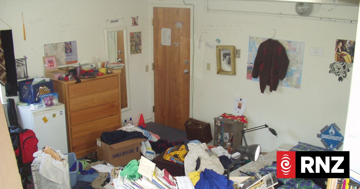 Tenancy Tribunal orders tenant to clean his room after old takeaway and fizzy drink rubbish causes odour