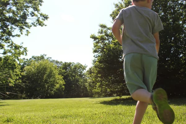 By ages seven to nine, children can start going on runs lasting 20 to 30 minutes, up to three times a week.