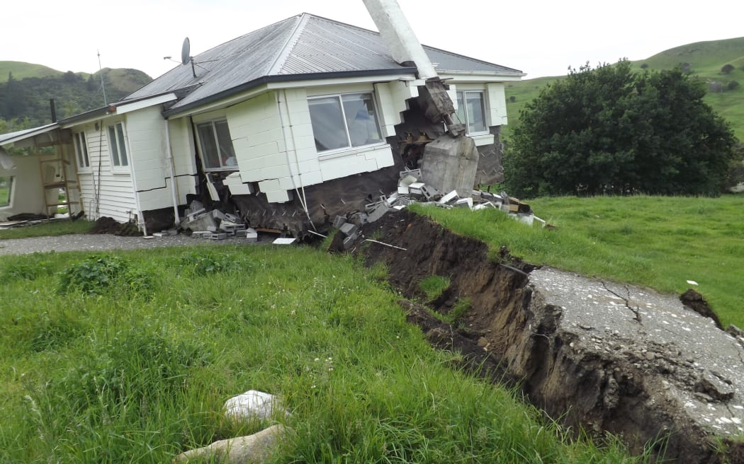 Graham Leonard: The faultlines that shape and shake New Zealand | RNZ