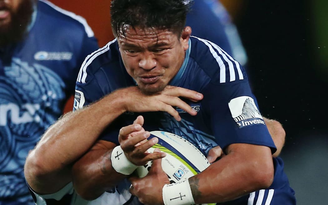Keven Mealamu on the burst for the Blues.