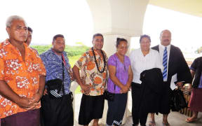 Those members of the Saeni Lemalu family who support the lease holder
