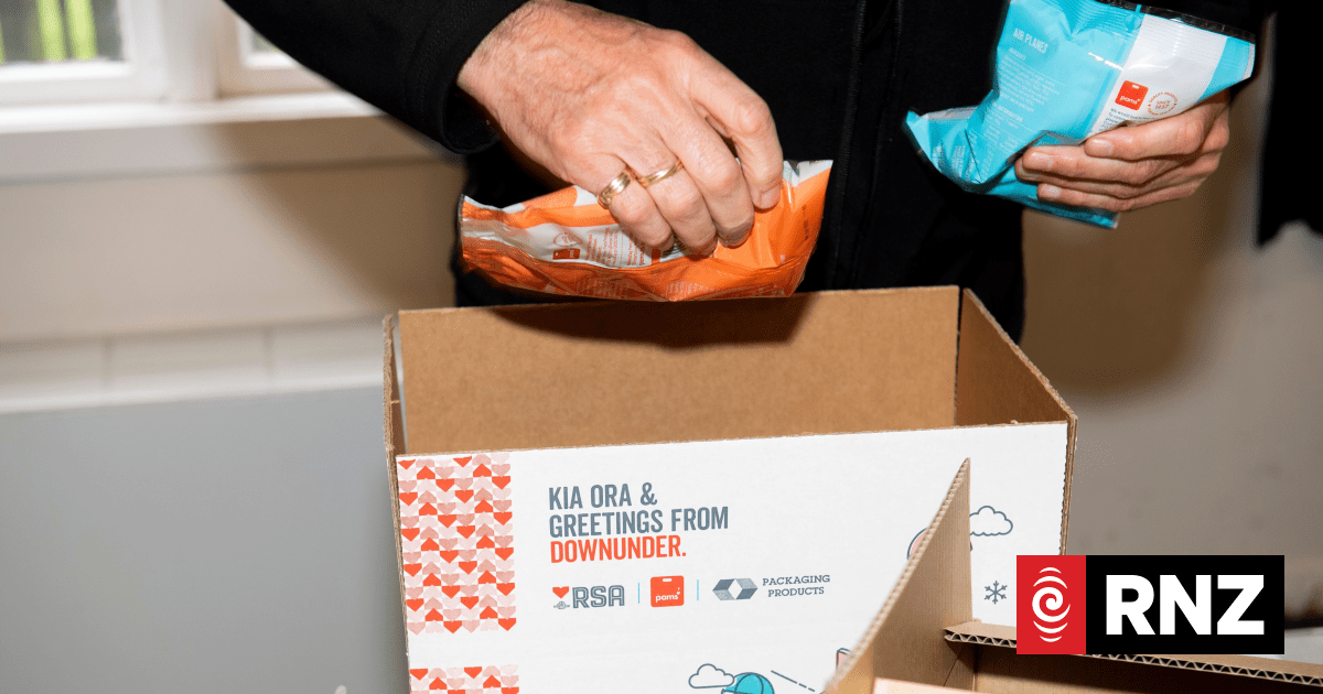 RSA celebrates 80 years of Christmas parcels | RNZ