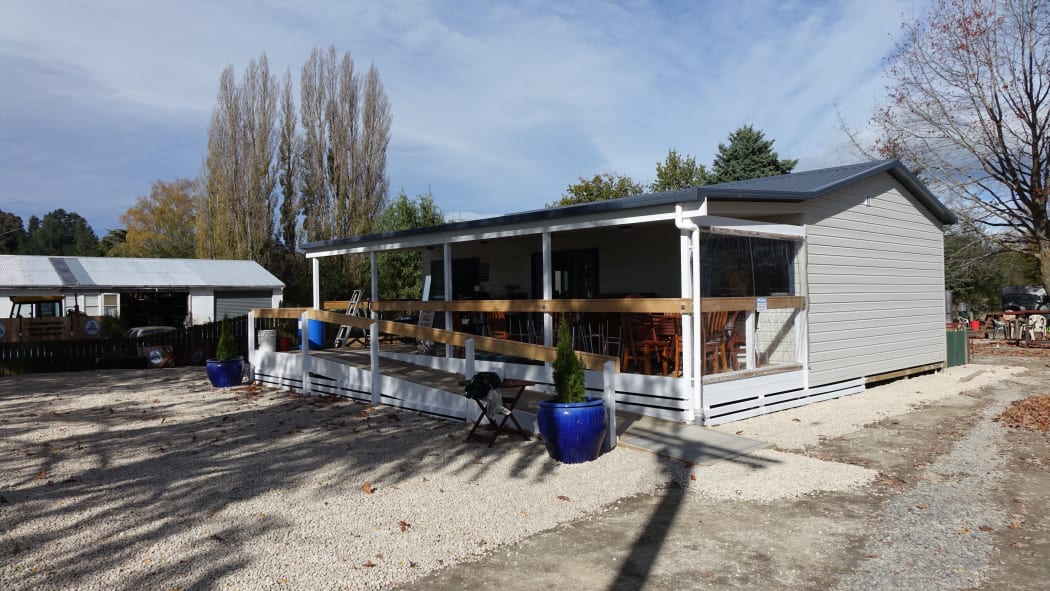Temporary pub at Waiau