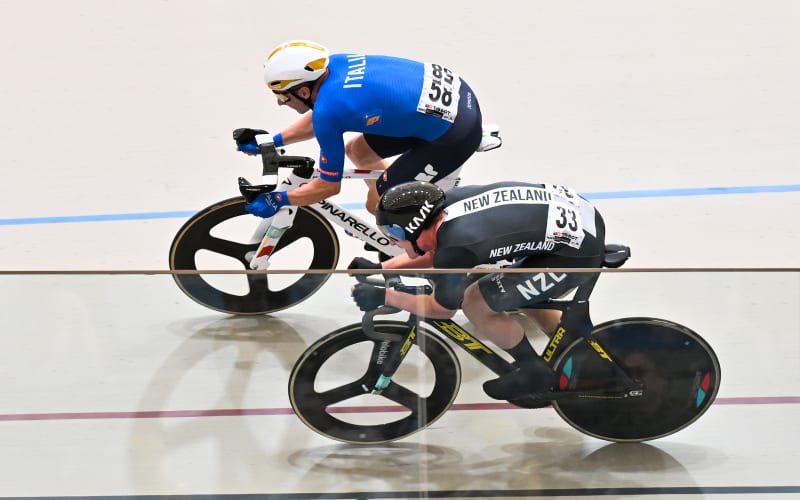 NZ medal tally boosted to five at track cycling world champs | RNZ