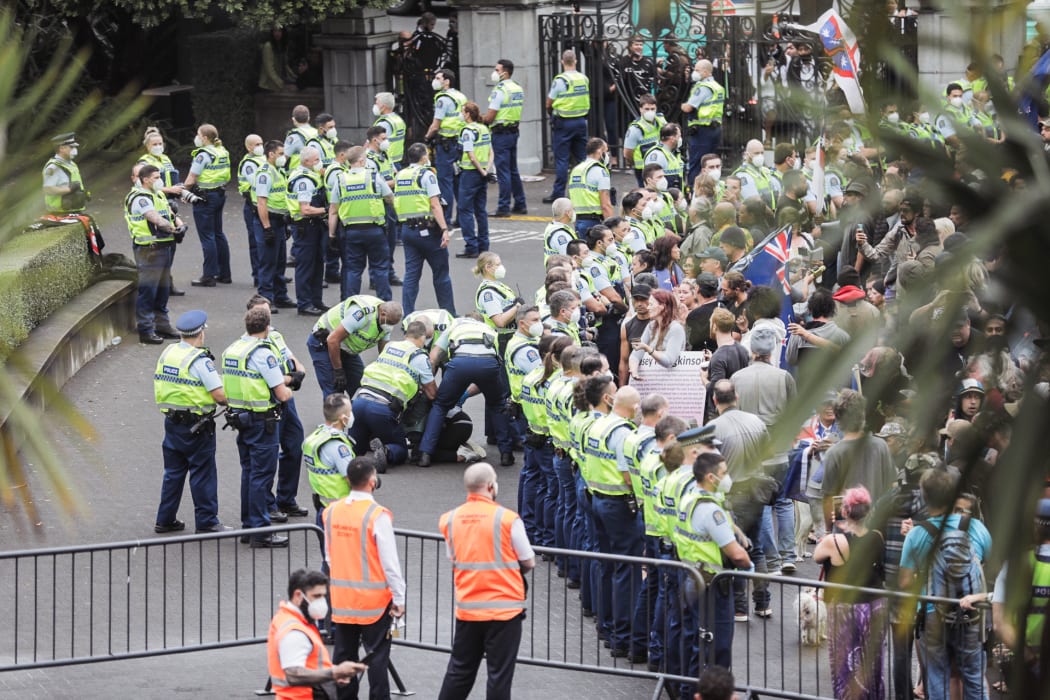 Police made multiple arrests in an effort to clear protesters from Parliament grounds, 10 Febuary 2022.