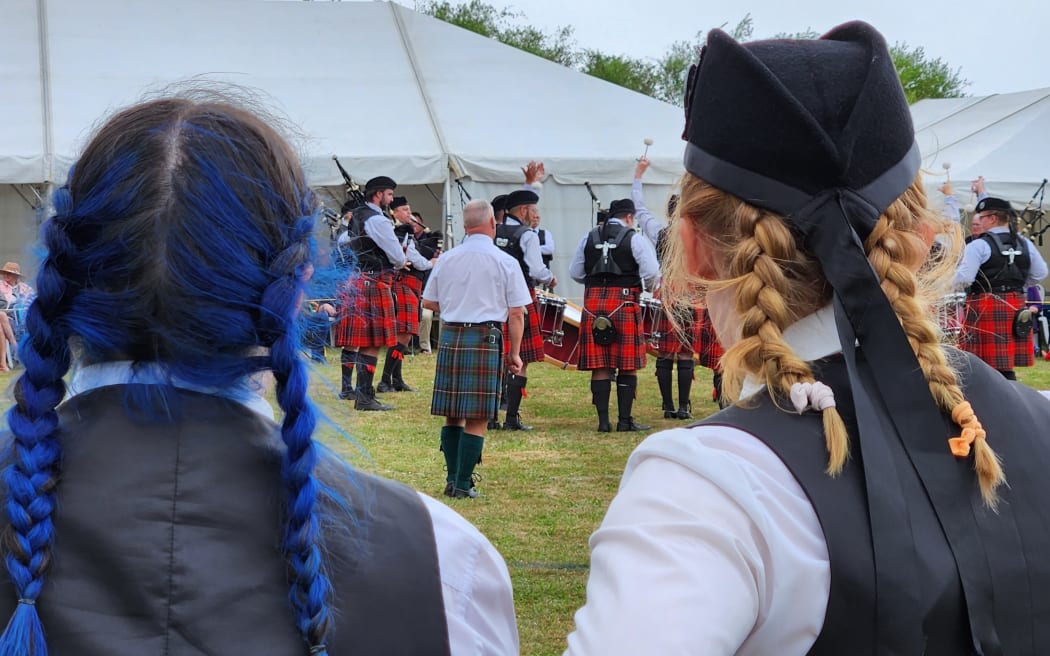 Manawatū Scottish Pipe Band in competition