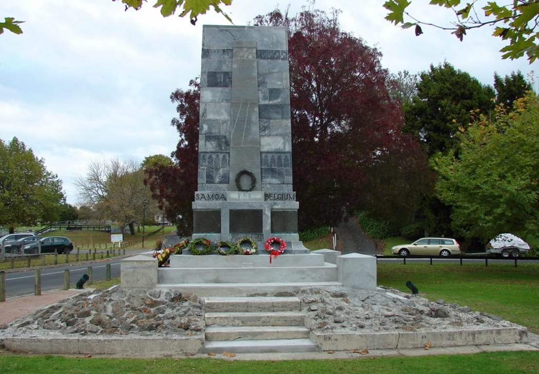 Ngāruawāhia cenotaph before it was vandalised.
