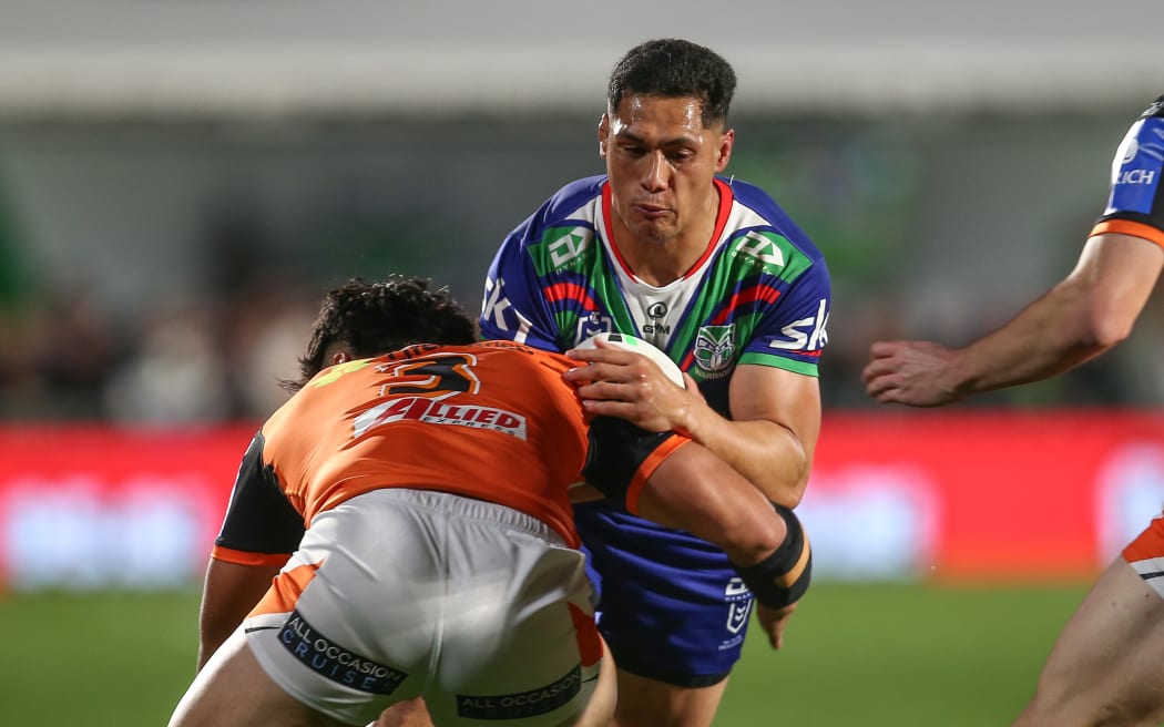 Roger Tuivasa-Sheck on the charge during the round 21 NRL Telstra Premiership Rugby League match at Go Media Stadium, Mt Smart.