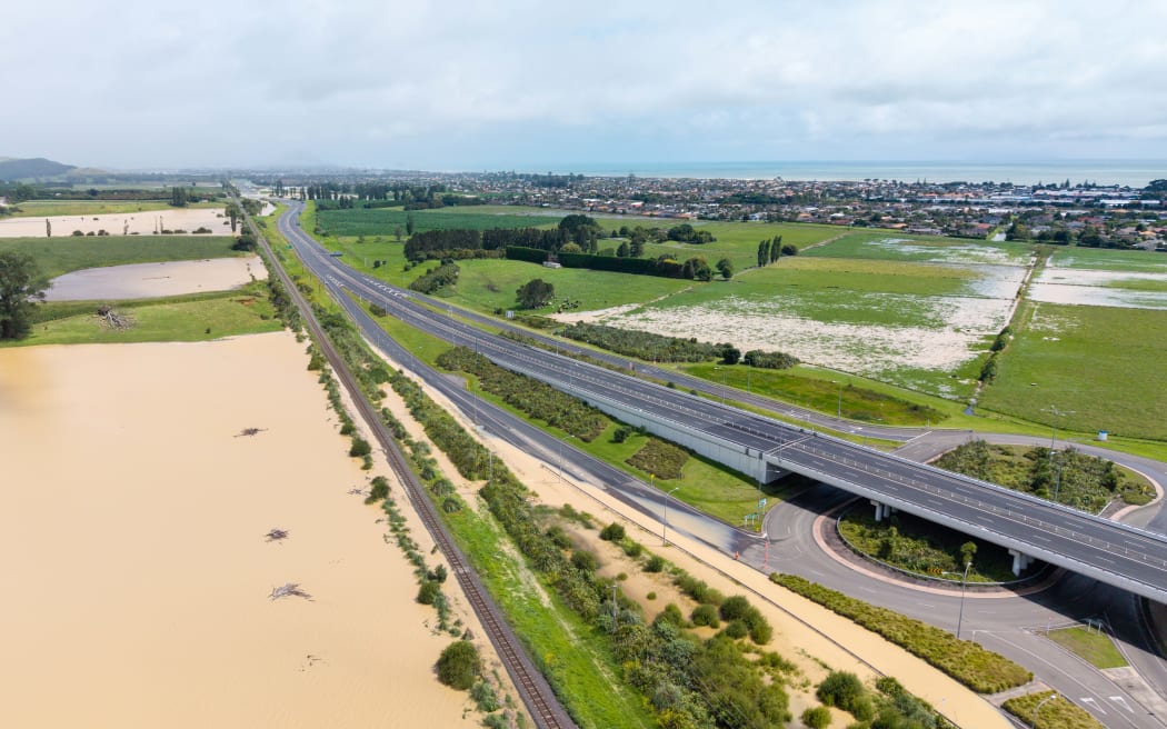 Welcome Bay Rd weather damage