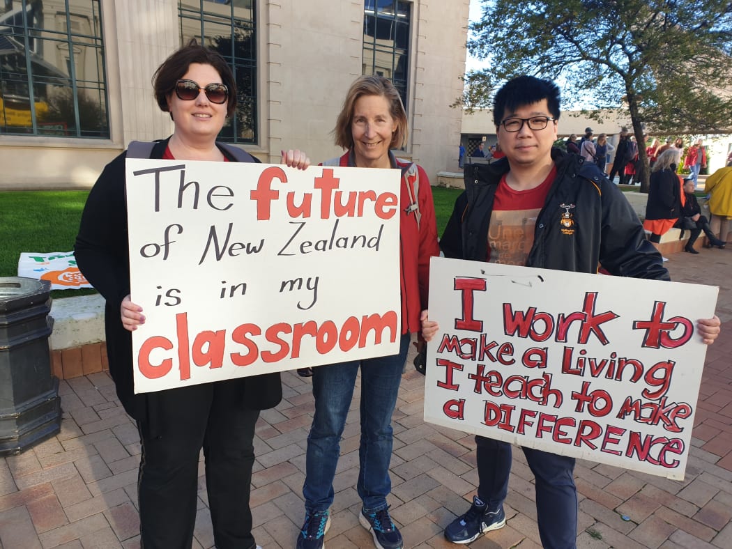 From left to right: Bernice Jutson, Beverley Holder, Kelvin Wang.