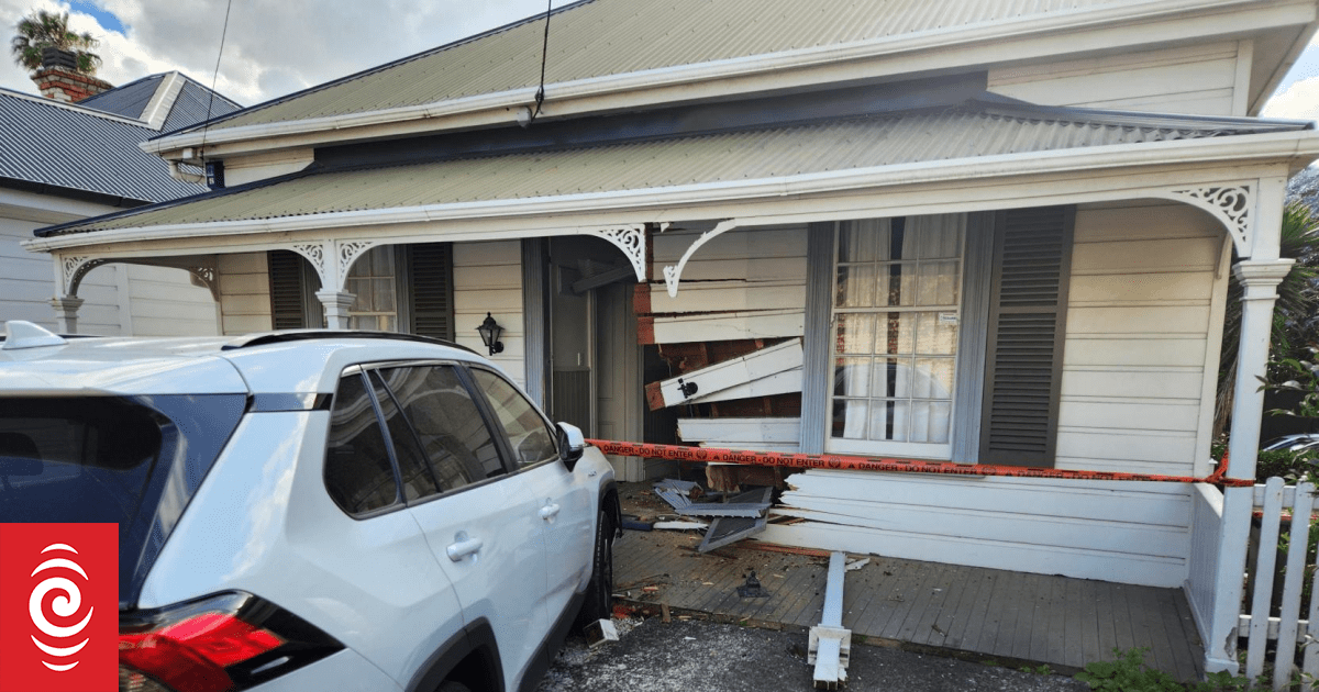 Person in hospital as car ploughs into Auckland villa