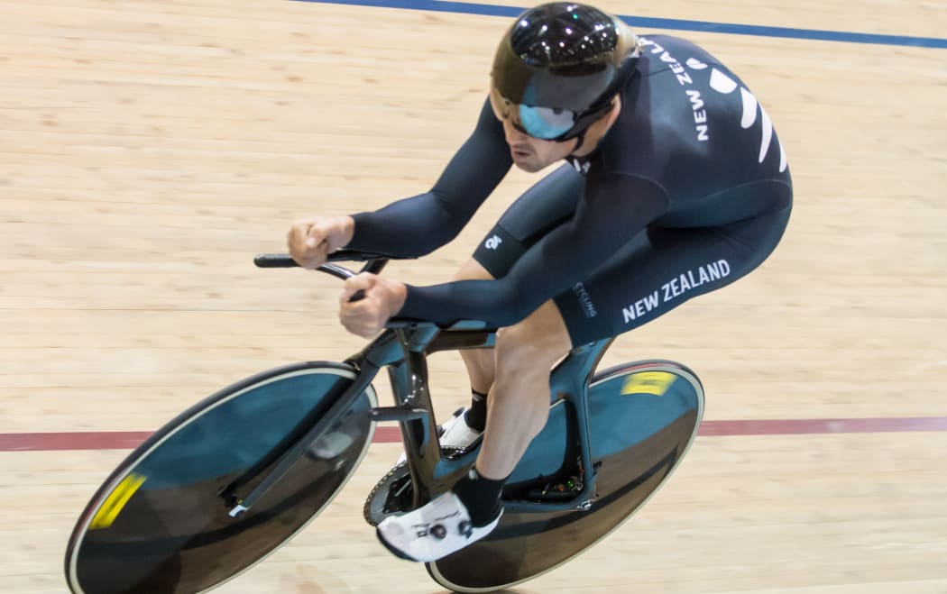 New Zealand's Hayden Roulston on the way to winning the men's individual pursuit at the Oceania track championships. 2015.