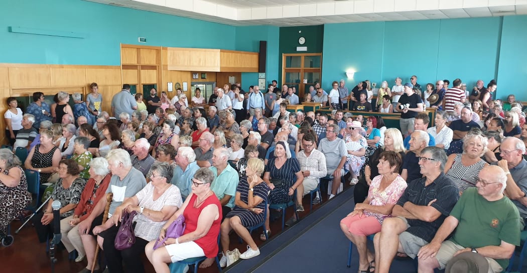 About 300 residents turned out to a public meeting in the Napier suburb of Taradale after a massive gang fight last week.