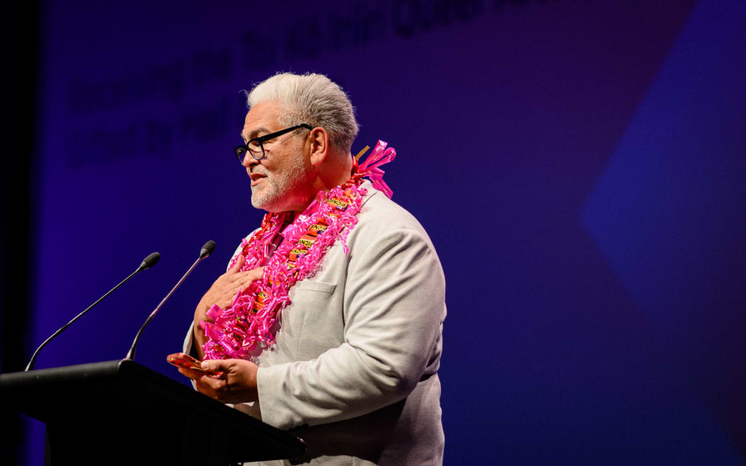 Victor Rodger giving his acceptance speech at the 2024 Arts Foundation Laureate Awards