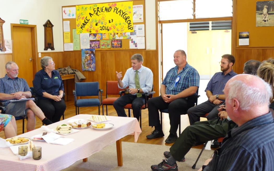 Bill English and Mark Osborne meet Dargaville community and business leaders.