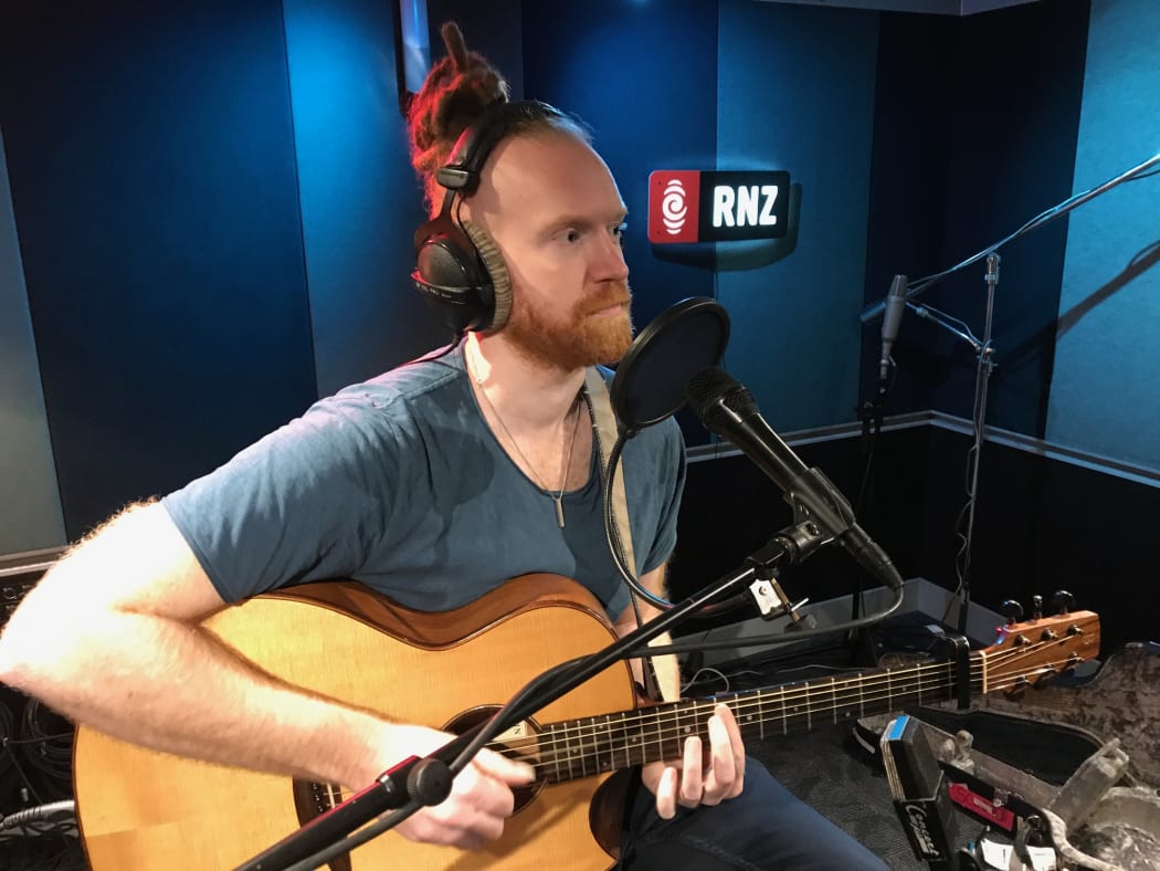 Newton Faulkner: RNZ First Songg