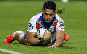 Roger Tuivasa-Sheck scores for the Warriors