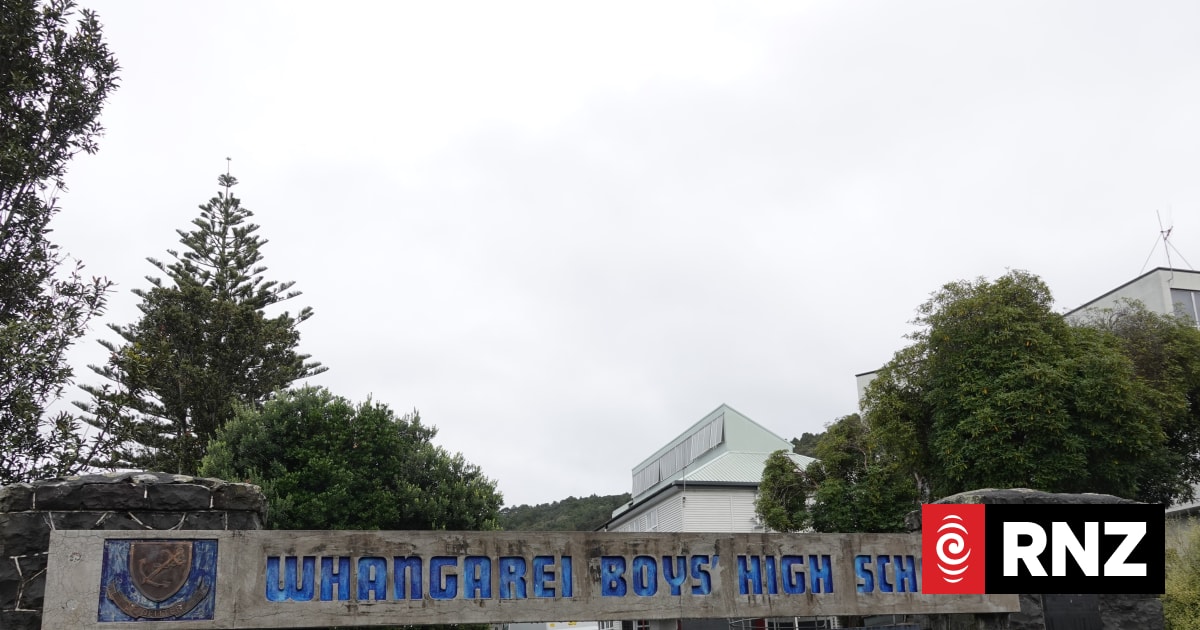 Whangārei Boys High School Year 10 students rostered home due to staff illness