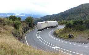 Traffic is now flowing freely over the Takaka Hill, but short delays remain on some sections which are still only one-way. This is being managed by traffic crews, and from Friday, the one-way sections will be managed by traffic lights.