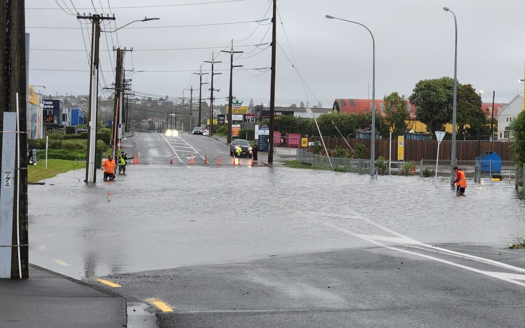 Flooding has made Porana Road,in Wairau on Auckland's North Shore impassable on Wednesday (1 Feb) morning.