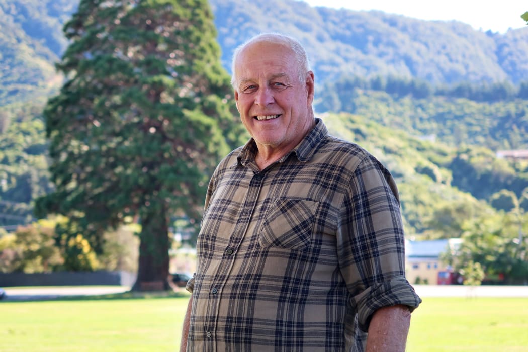Picton residents catch about truckies parking in Picton.

Peter Griffin (checkered shirt)