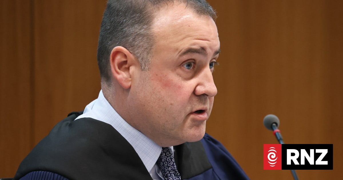 Coroner criticises psychiatrist over death of patient who accidentally took conflicting medicines