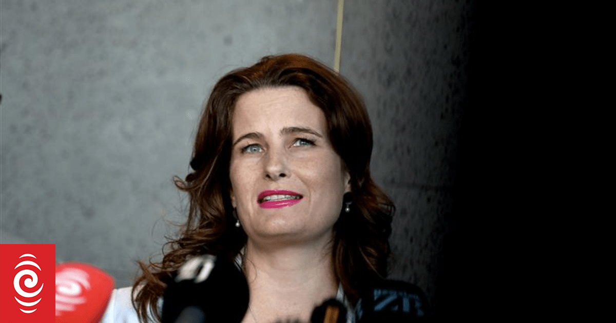 Finance Minister rejected Treasury advice to remove governor from Reserve Bank board