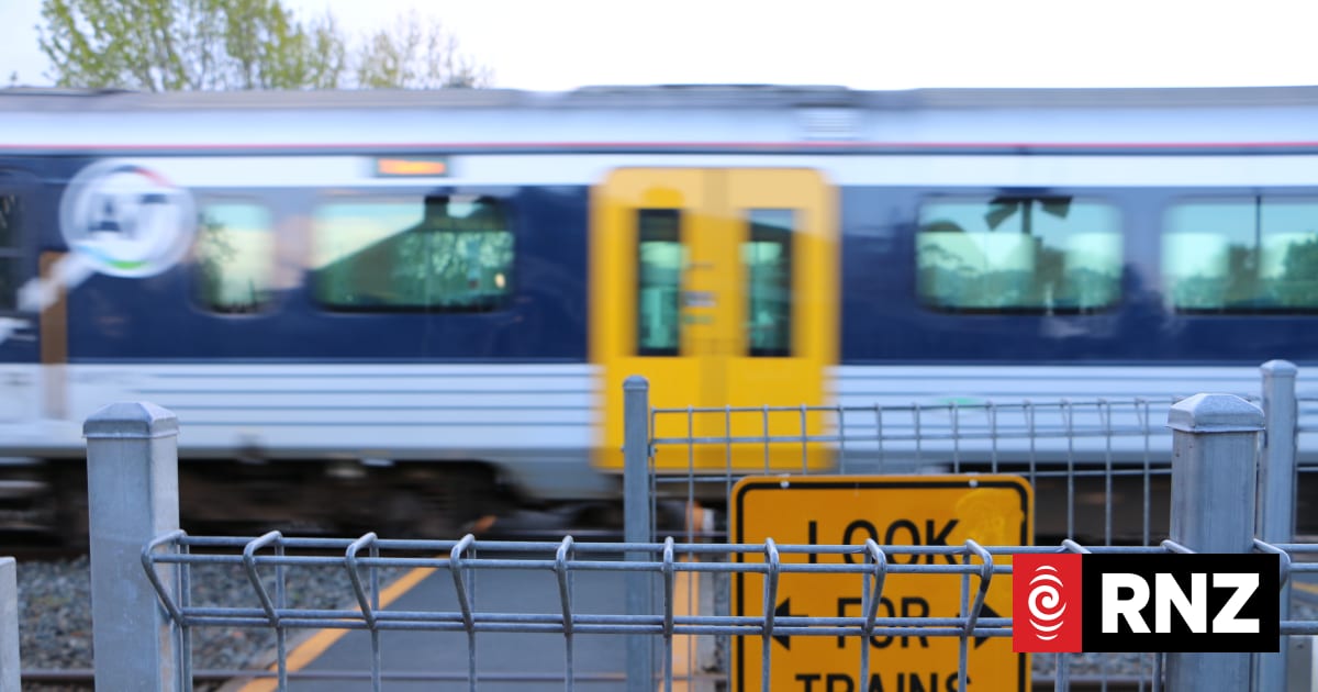 Auckland Transport explores changes to level crossing after student's death
