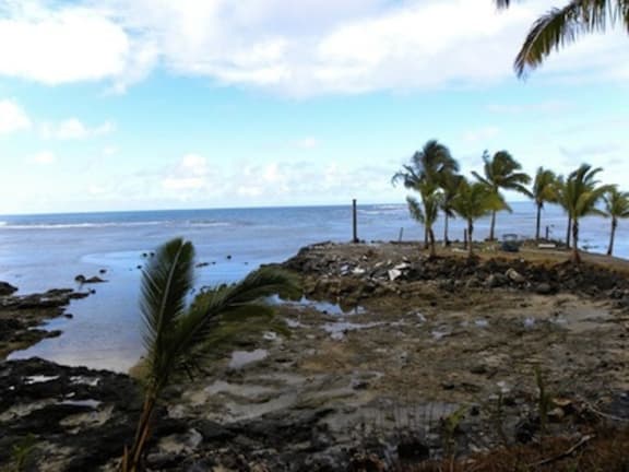 The remains of Sinalei's old lagoon pavilion.